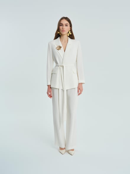 Vuu Broş Detaylı Ceket Beyaz