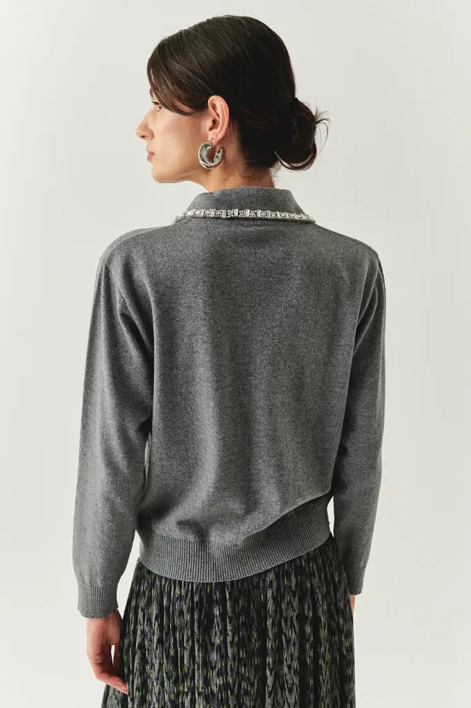 Yakası Taşlı Gri Triko