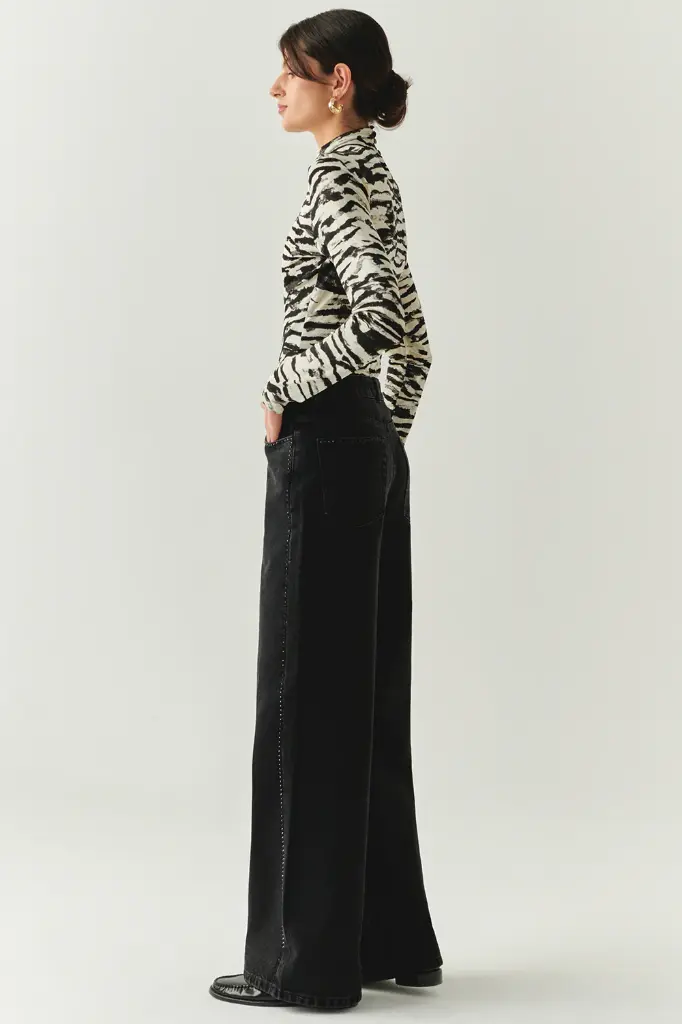 Taş Detaylı Siyah Denim