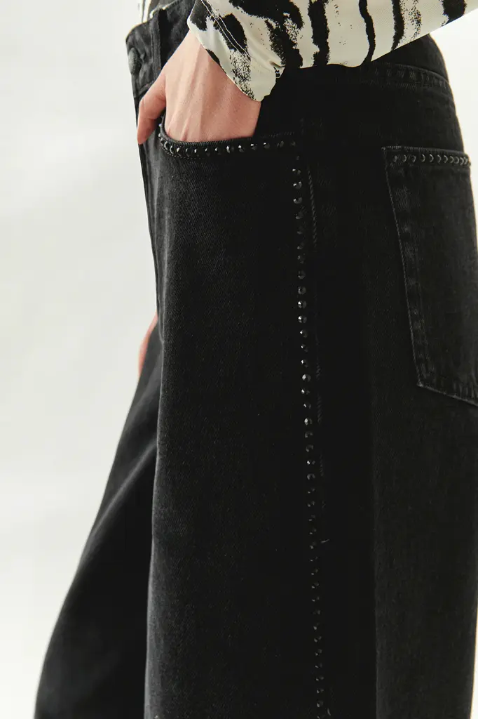 Taş Detaylı Siyah Denim