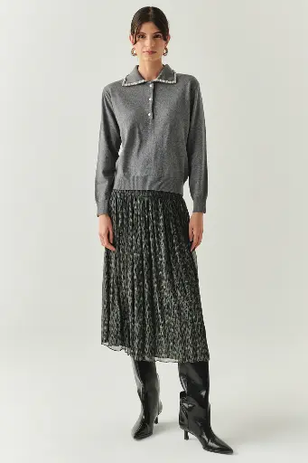 Yakası Taşlı Gri Triko